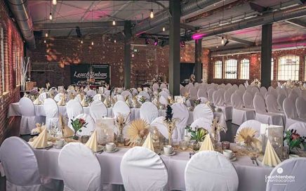 Leuchtenbau Eventlocation Leipzig | Eventhalle, Garten & Club