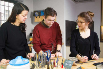 Goldschmiede Biedermann – individuelle Trauringe und Trauringkurse