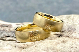 Goldschmiede Biedermann – individuelle Trauringe und Trauringkurse