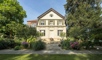 Villengarten am Standesamt Dresden – Sektempfang & Fotokulisse