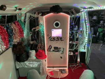 Glitzerbus – mobile Fotobox zur Hochzeit im Retrobus