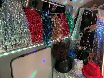 Glitzerbus – mobile Fotobox zur Hochzeit im Retrobus