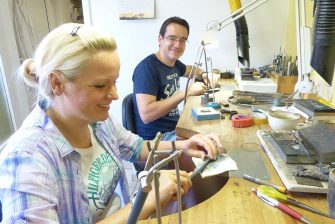 Goldschmiedemeister Sofia Thiele - Trauringe kaufen oder selber schmieden!