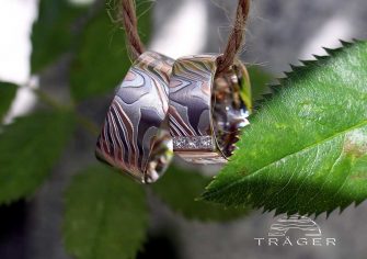 Goldschmiede Träger - Individuelle Mokume Gane Trauringe