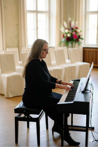 Butz! Hochzeitsmusik in Leipzig – Pianistin für Trauung und Feier