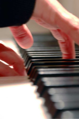 Butz! Hochzeitsmusik in Leipzig – Pianistin für Trauung und Feier