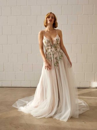 Tüll trifft Spitze - Braut- und Festmode mit individuellem Charakter